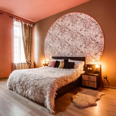 в центрі львова * Львів